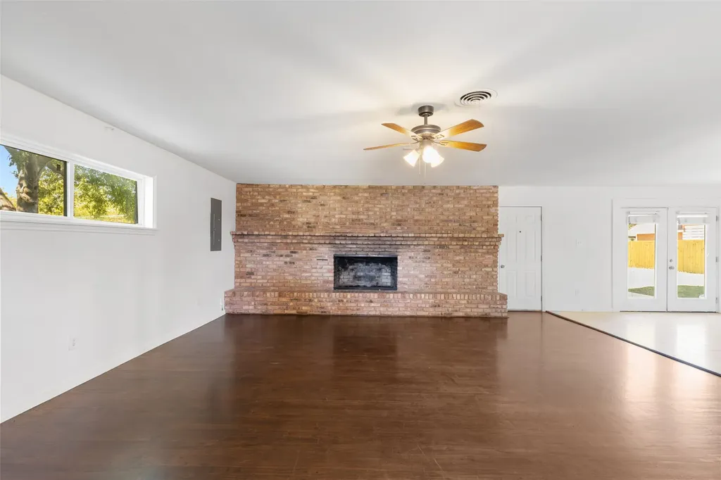 8619 Banff Drive Dallas TX 75243