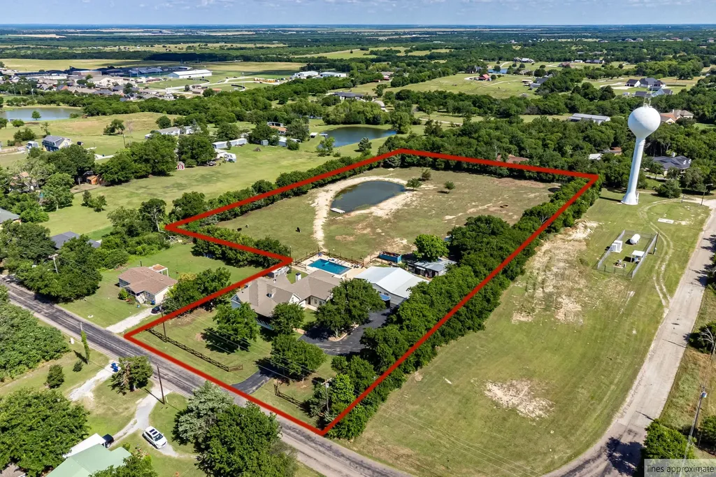 518 E College Street Gunter TX 75058