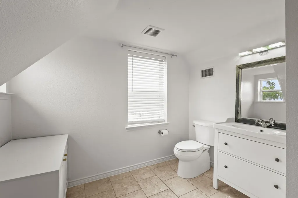 518 E College Street Gunter TX 75058