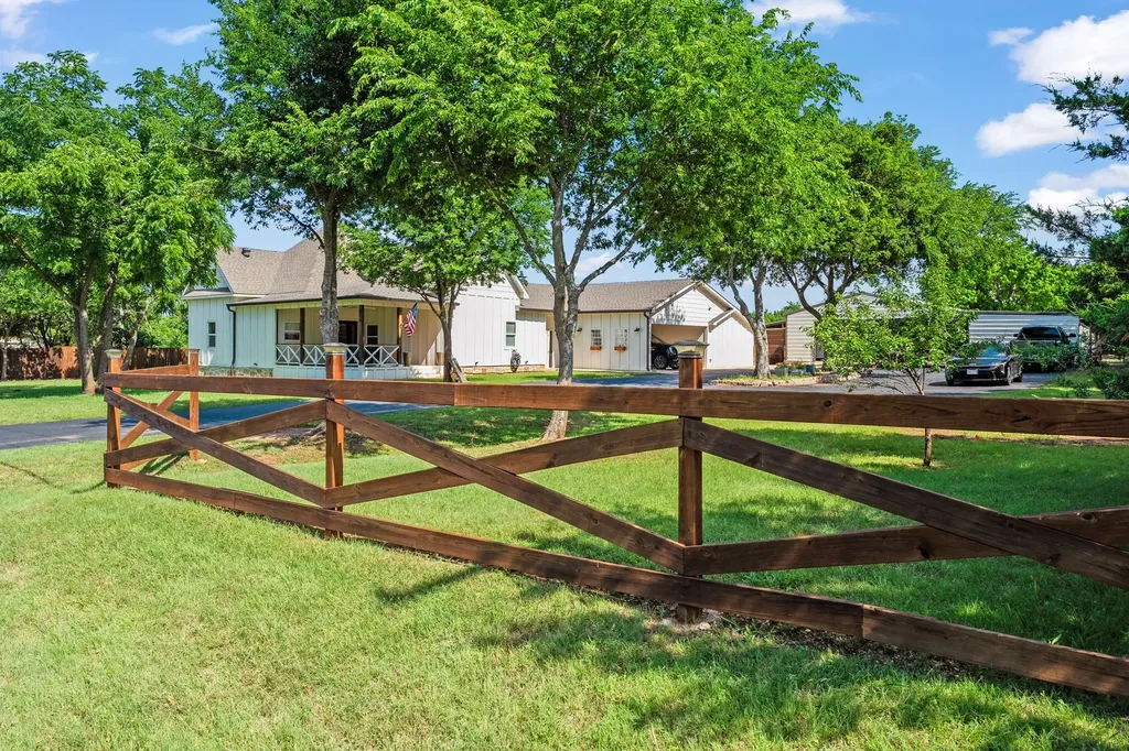 518 E College Street Gunter TX 75058