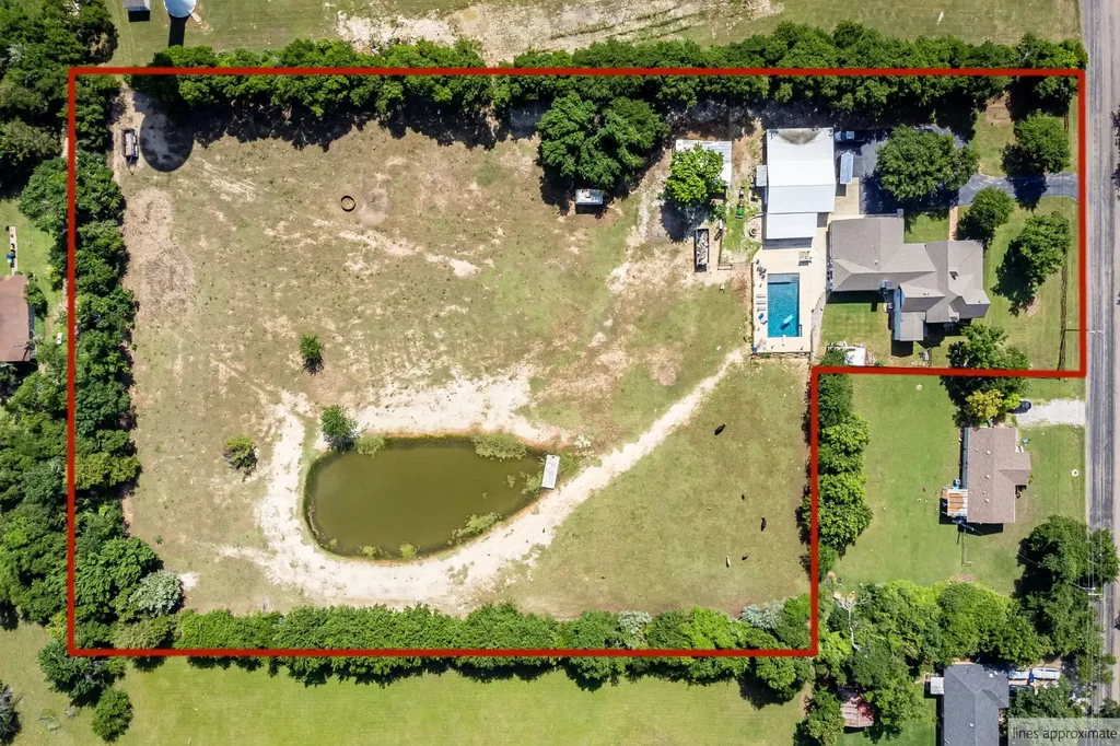 518 E College Street Gunter TX 75058