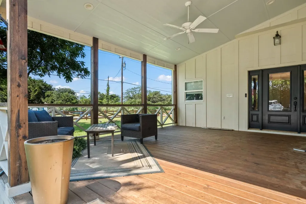 518 E College Street Gunter TX 75058
