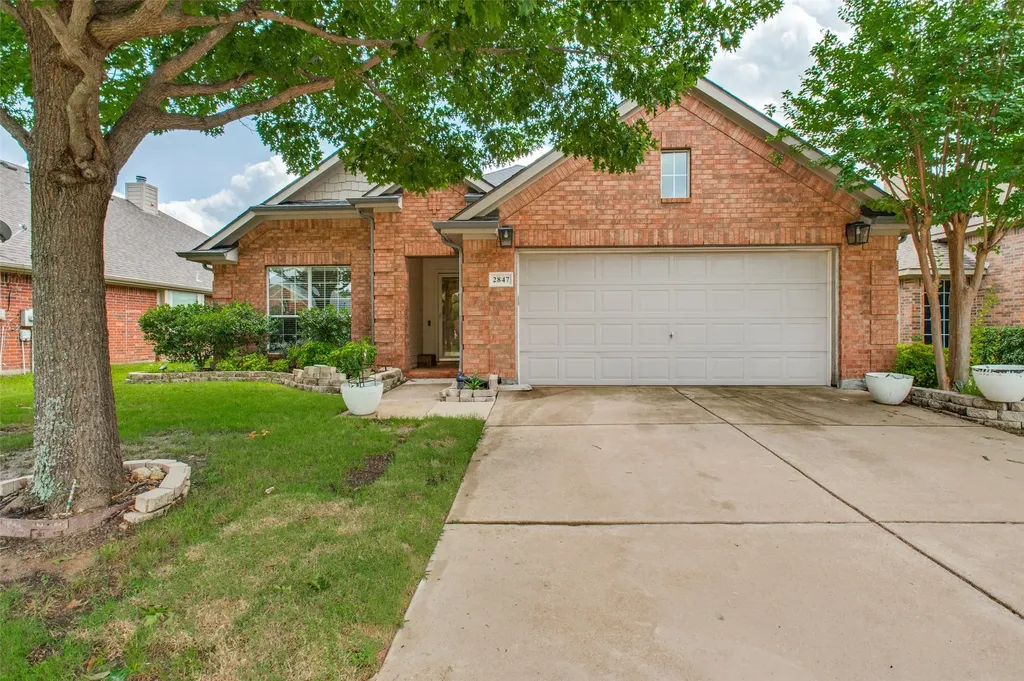 2847 Tranquilo Grand Prairie TX 75054