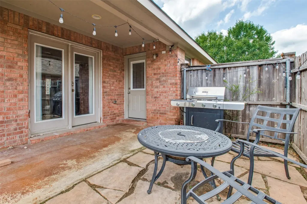 2847 Tranquilo Grand Prairie TX 75054
