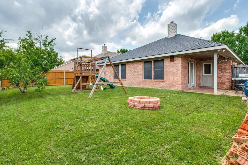 2847 Tranquilo Grand Prairie TX 75054