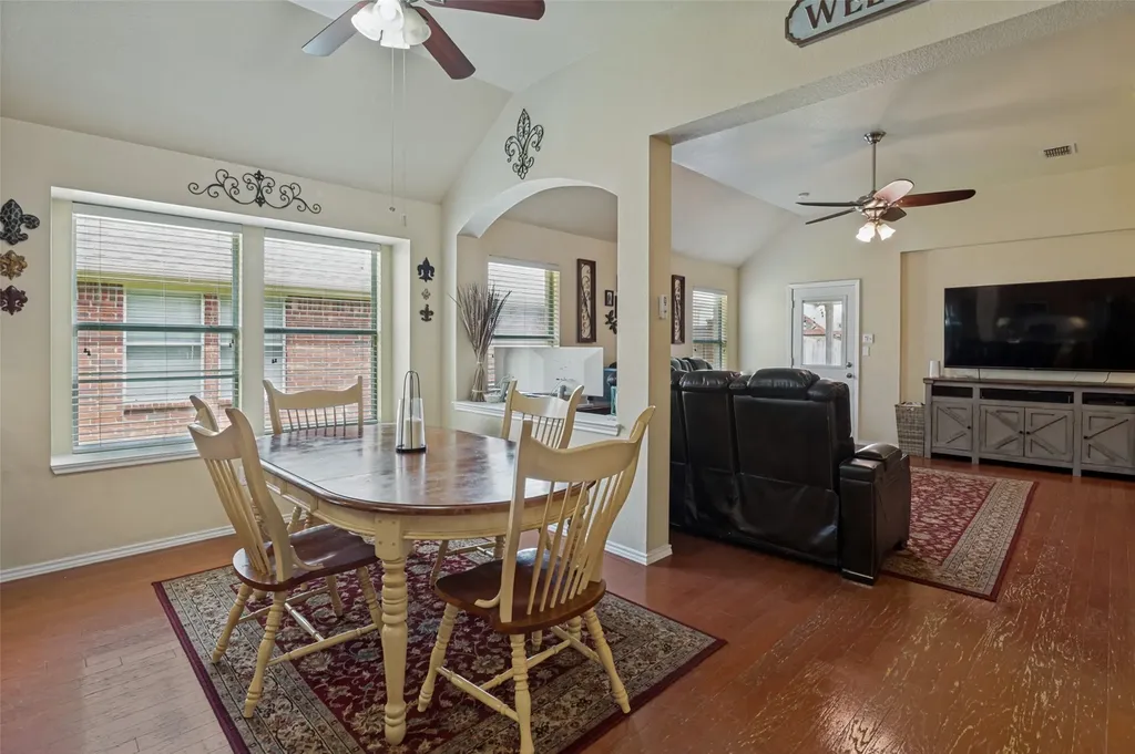 2847 Tranquilo Grand Prairie TX 75054