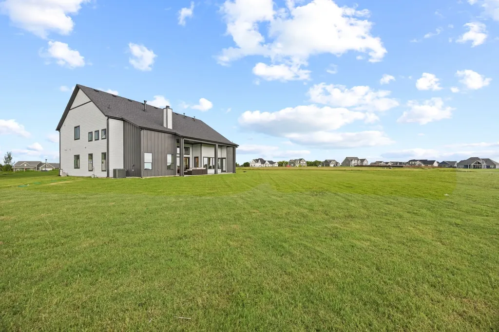 705 Cambridge Court Nevada TX 75173
