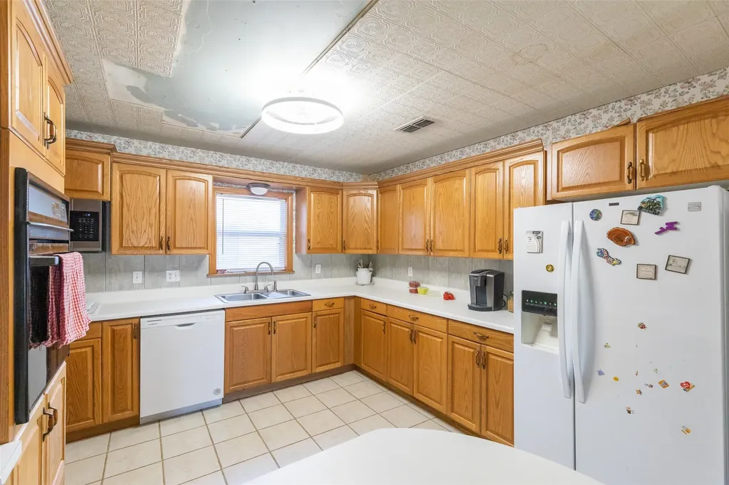 1132 Westover Drive Anson TX 79501