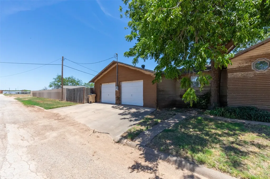 1132 Westover Drive Anson TX 79501