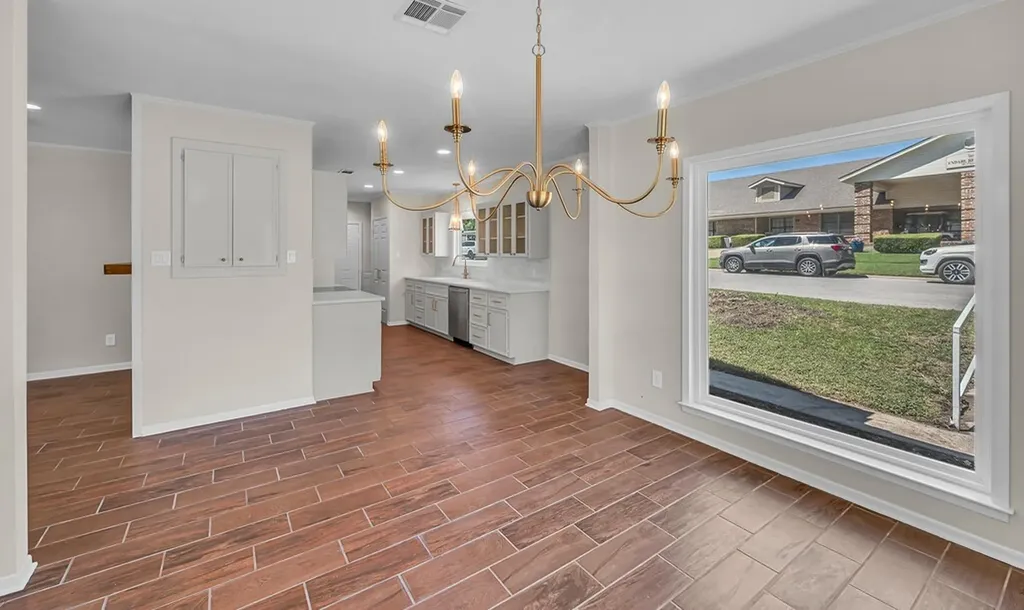 102 S Avenue Q Clifton TX 76634