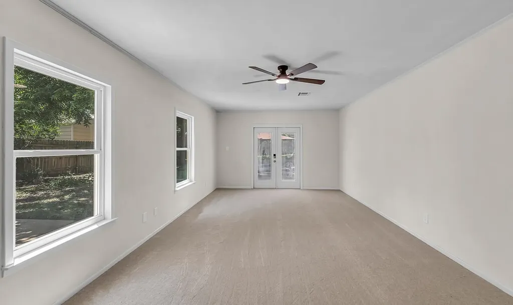 102 S Avenue Q Clifton TX 76634