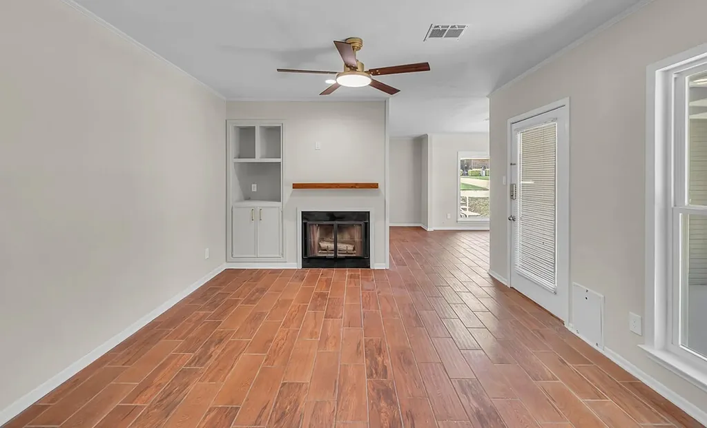 102 S Avenue Q Clifton TX 76634