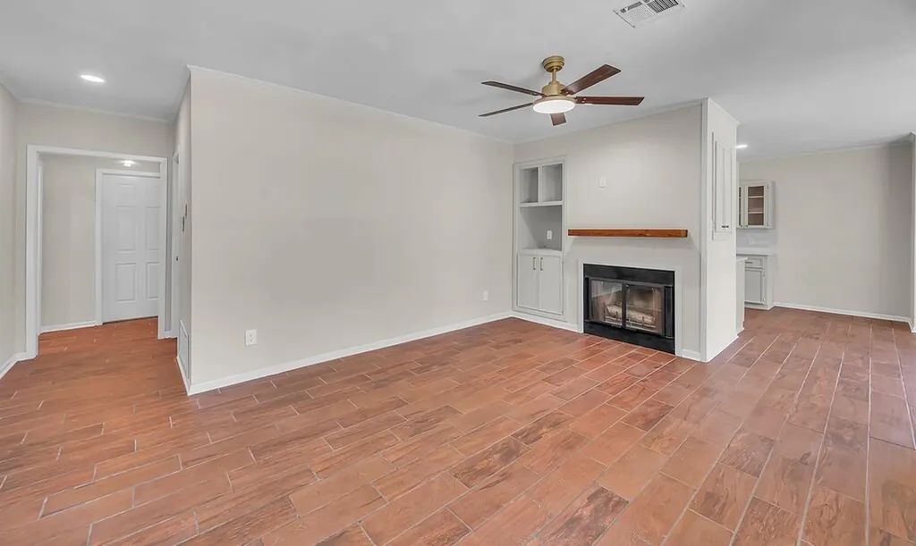 102 S Avenue Q Clifton TX 76634