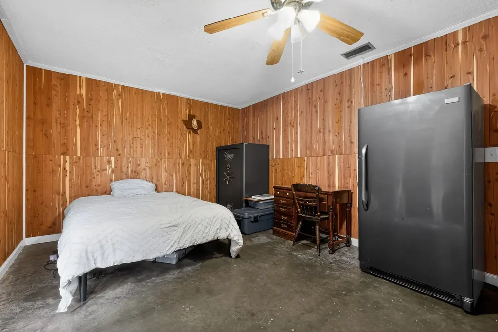 692 Plemons Drive Henrietta TX 76365