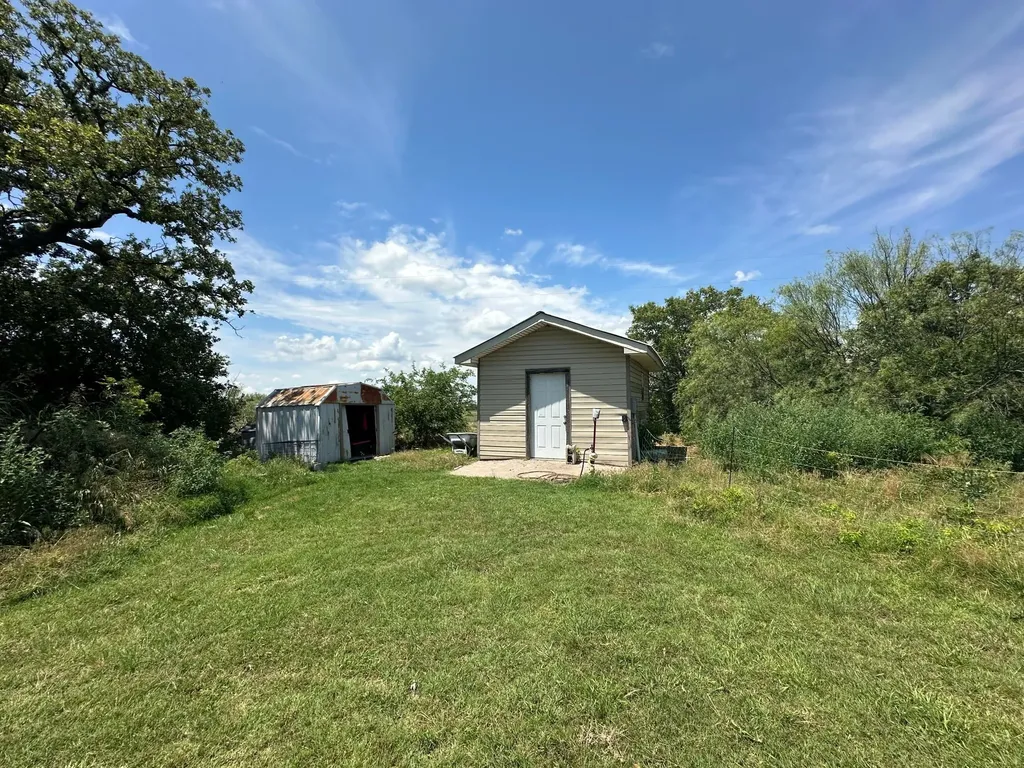 692 Plemons Drive Henrietta TX 76365