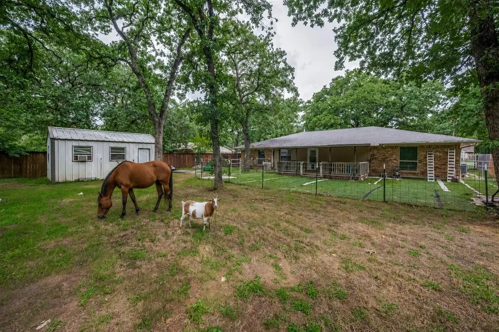 301 Surveyors Road Krugerville TX 76227