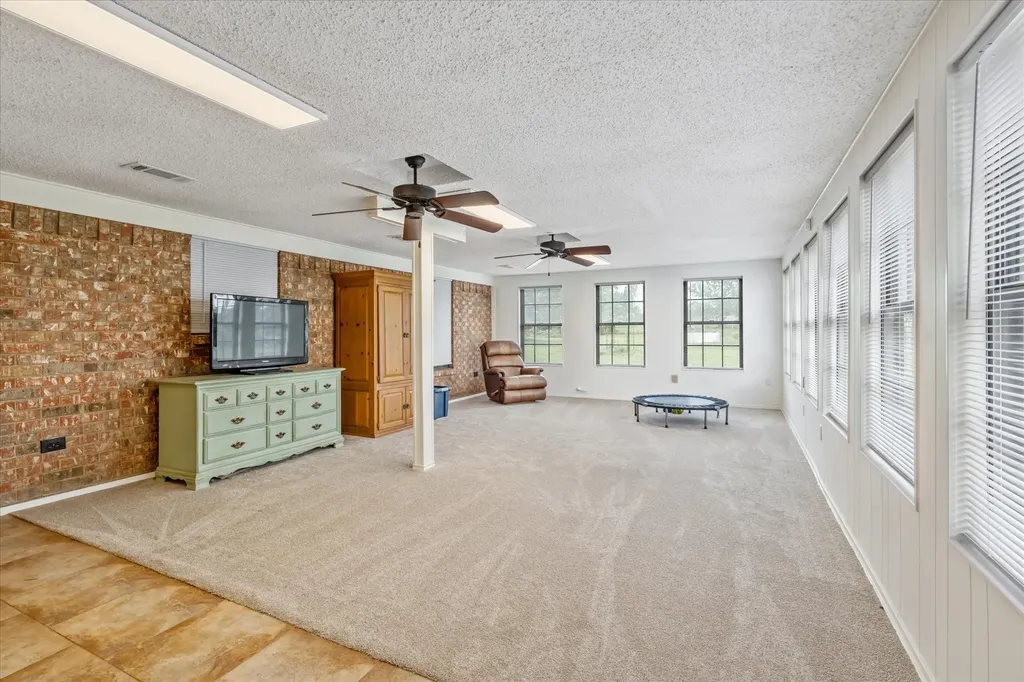 881 Vz County Road 4605 Ben Wheeler TX 75754