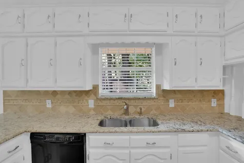 638 Arawe Circle E Irving TX 75060