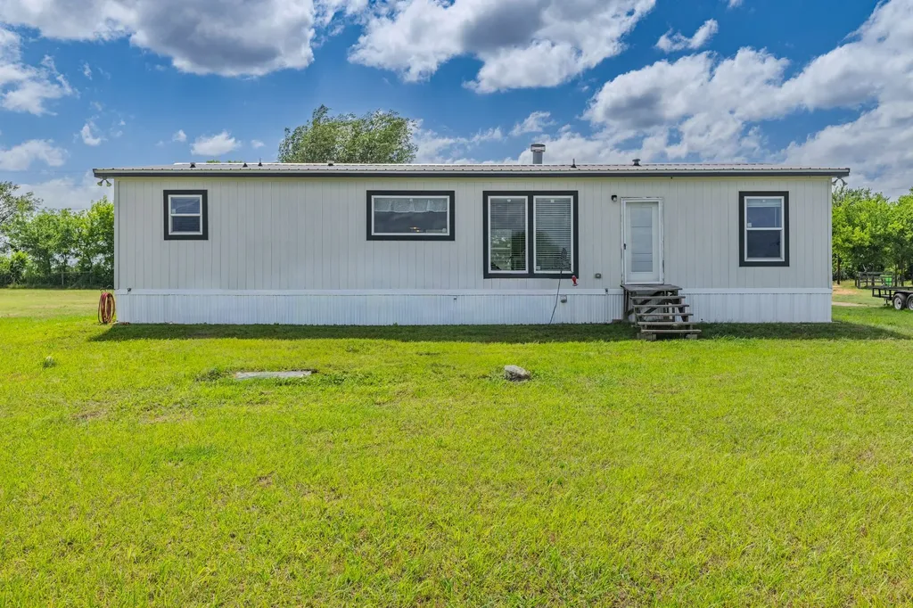 306 County Road 3565 Dike TX 75437