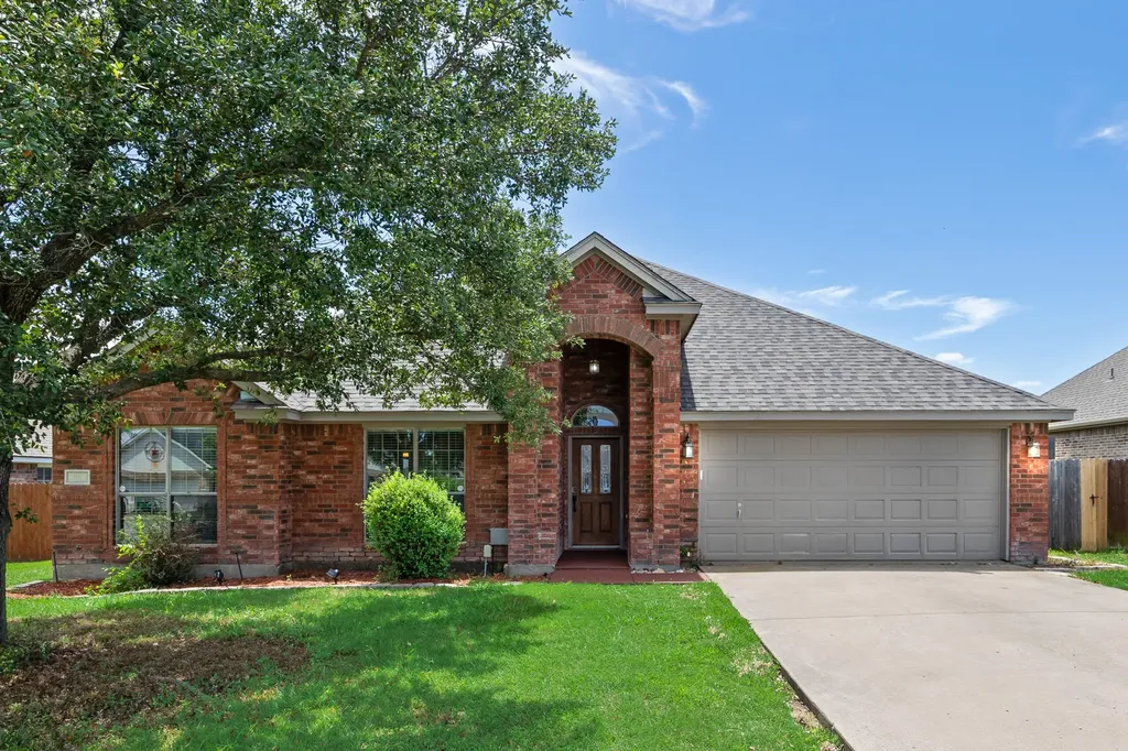 107 Meadowlark Drive Palmer TX 75152