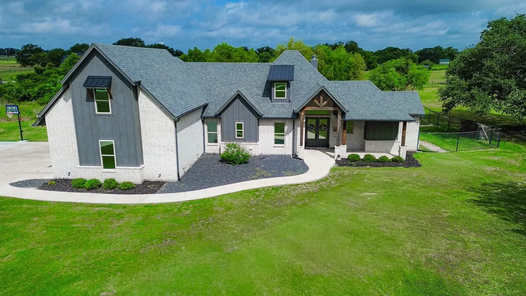 Weatherford TX, 401 Spring Valley Road
