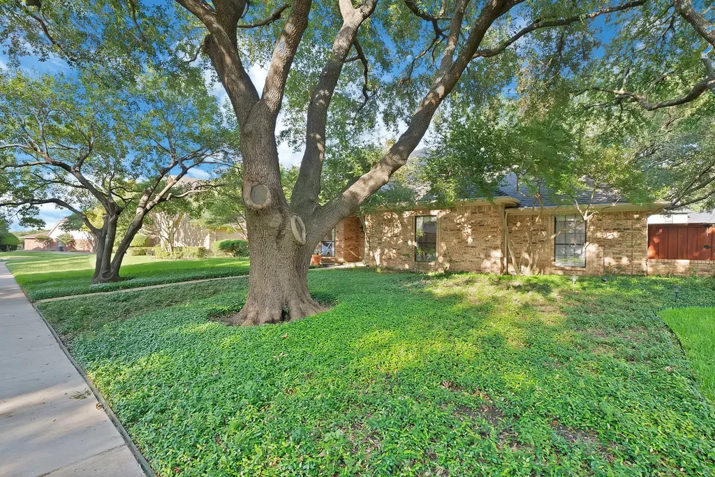 2114 Brandeis Drive Richardson TX 75082