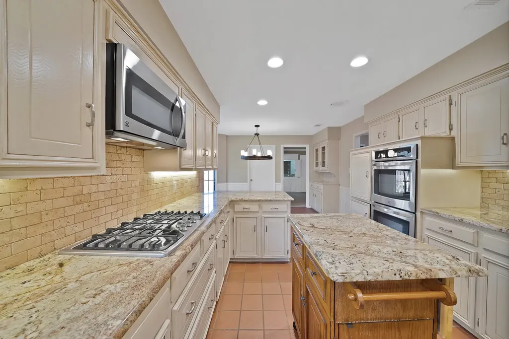 2114 Brandeis Drive Richardson TX 75082