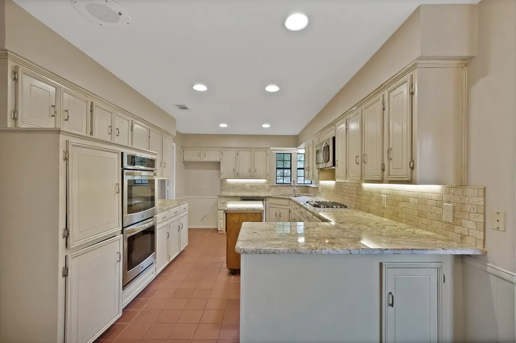 2114 Brandeis Drive Richardson TX 75082