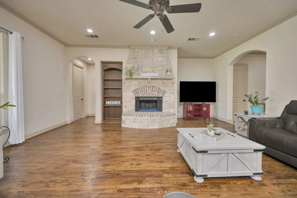 9144 Parson Drive Lantana TX 76226
