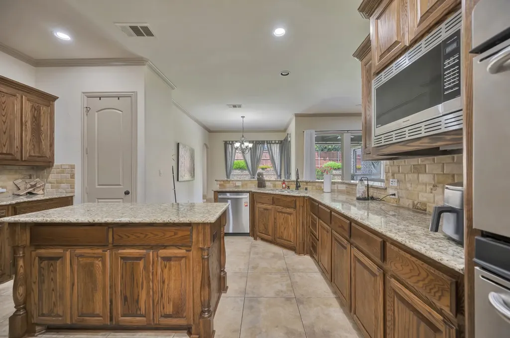 9144 Parson Drive Lantana TX 76226