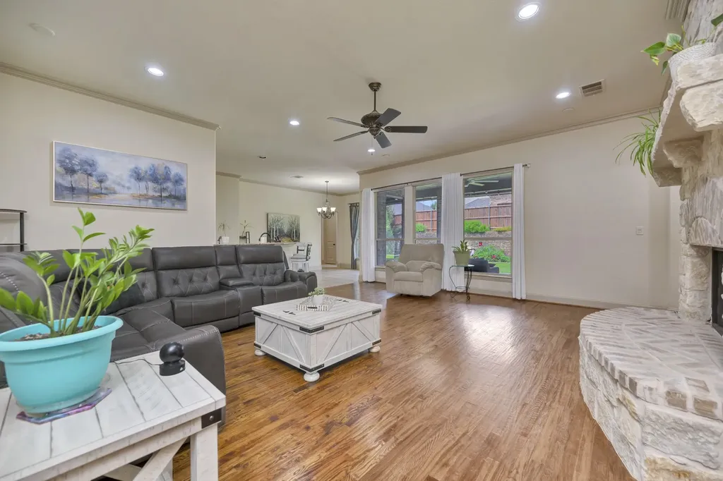 9144 Parson Drive Lantana TX 76226