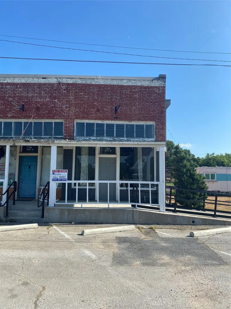 219 Gene Autry Drive Tioga TX 76271