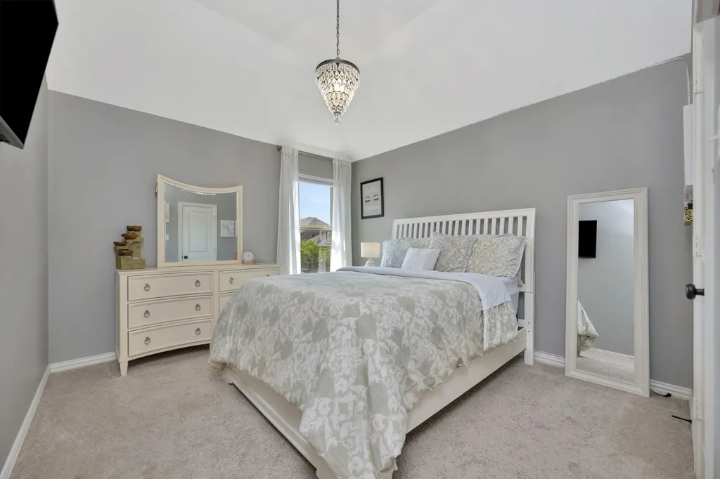944 Highpoint Way Roanoke TX 76262