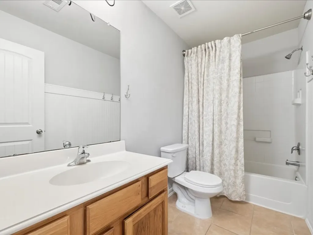 8 Shady Oak Lane Conroe TX 77304