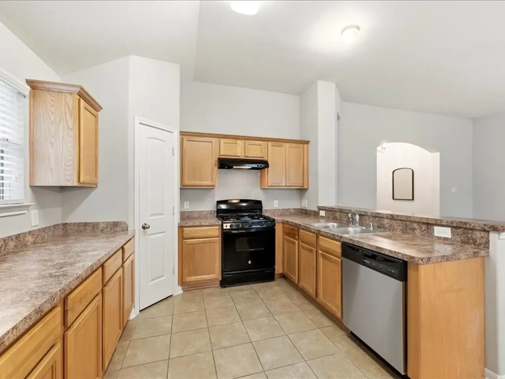 8 Shady Oak Lane Conroe TX 77304
