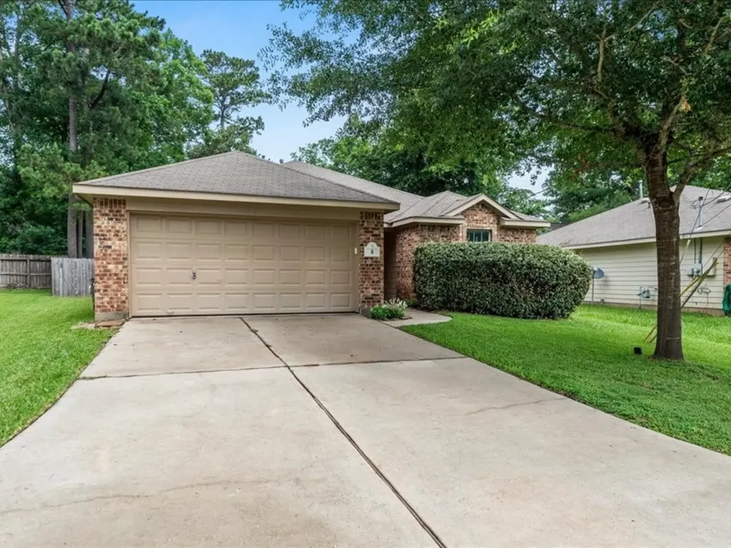 8 Shady Oak Lane Conroe TX 77304