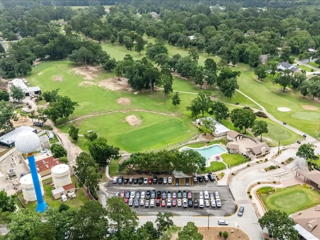 8 Shady Oak Lane Conroe TX 77304