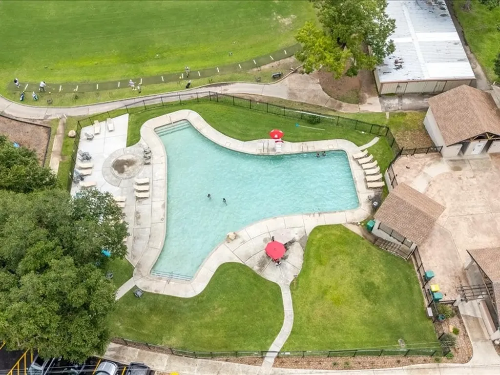 8 Shady Oak Lane Conroe TX 77304