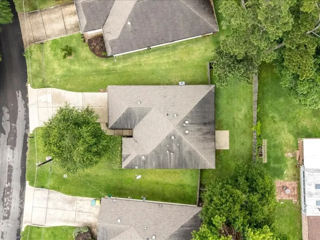 8 Shady Oak Lane Conroe TX 77304