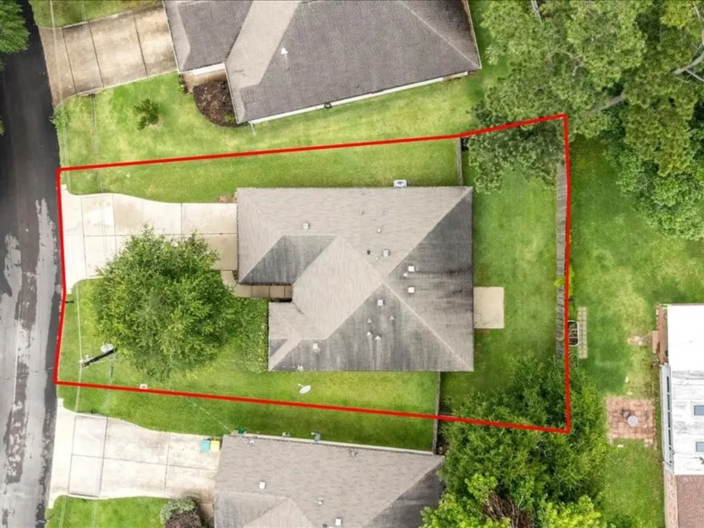 8 Shady Oak Lane Conroe TX 77304