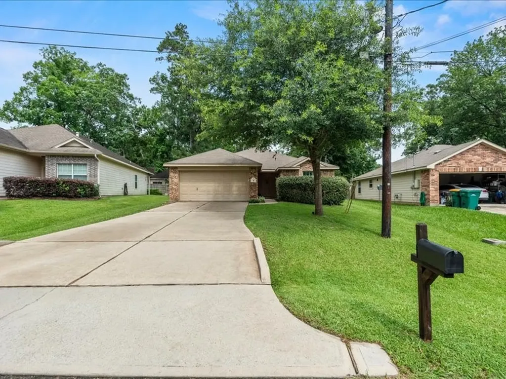8 Shady Oak Lane Conroe TX 77304