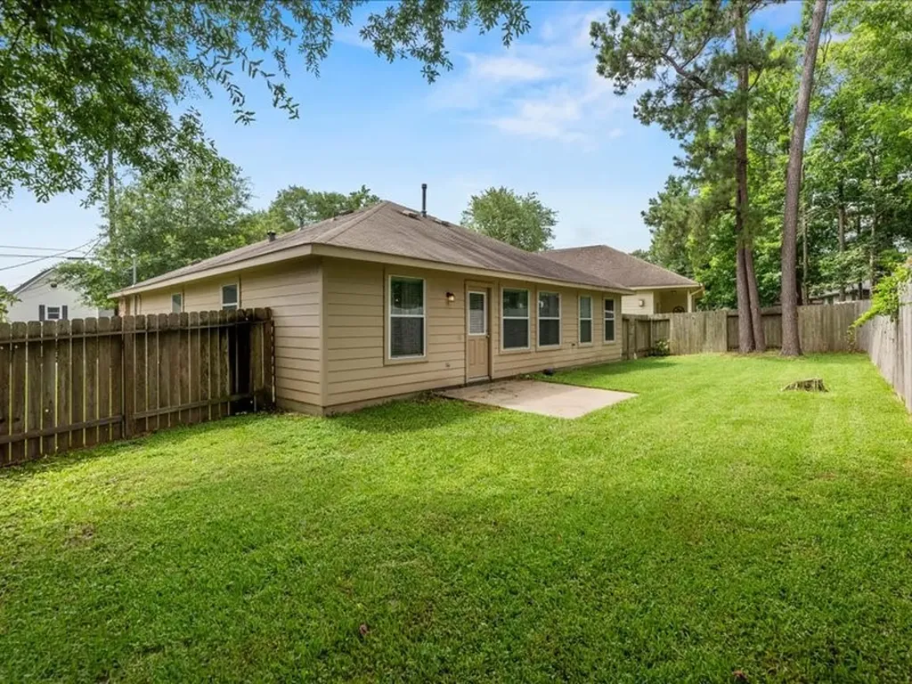 8 Shady Oak Lane Conroe TX 77304