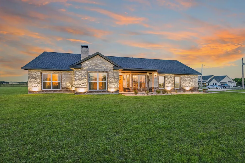 8677 Fm 1553 Leonard TX 75452