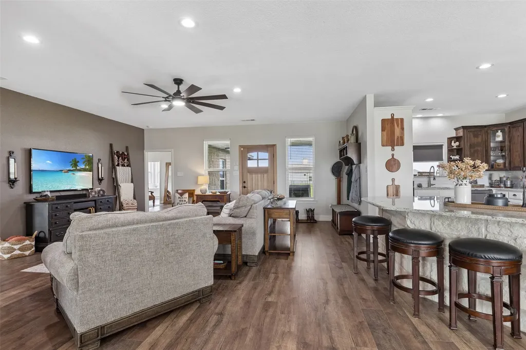 8677 Fm 1553 Leonard TX 75452