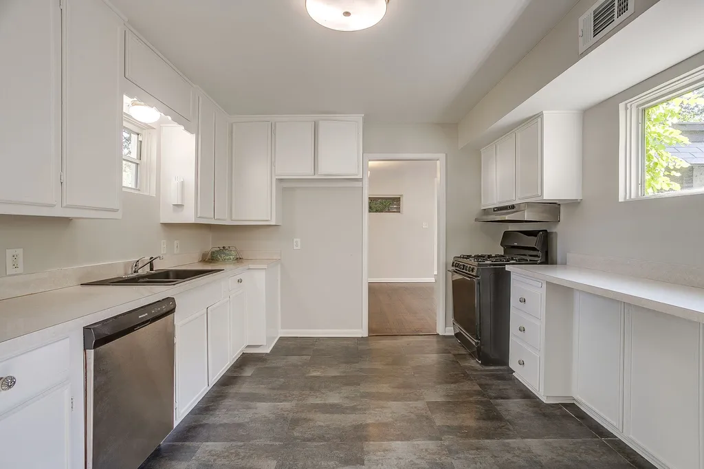 4613 Winthrop Avenue E Fort Worth TX 76116