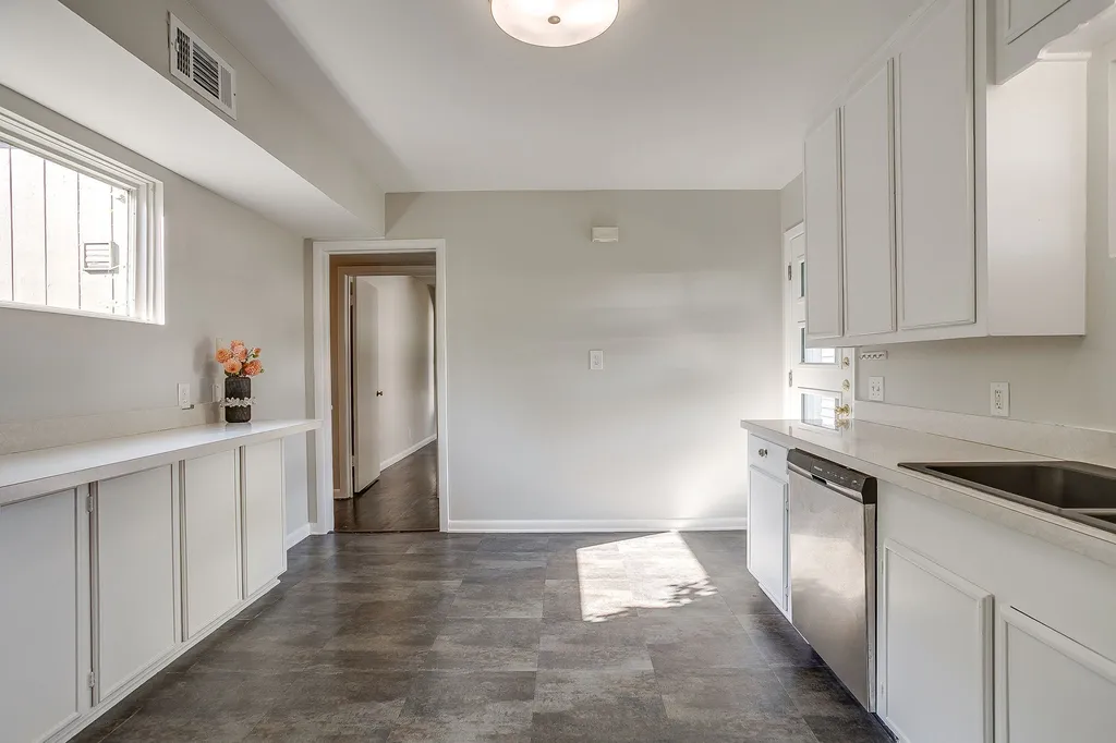 4613 Winthrop Avenue E Fort Worth TX 76116