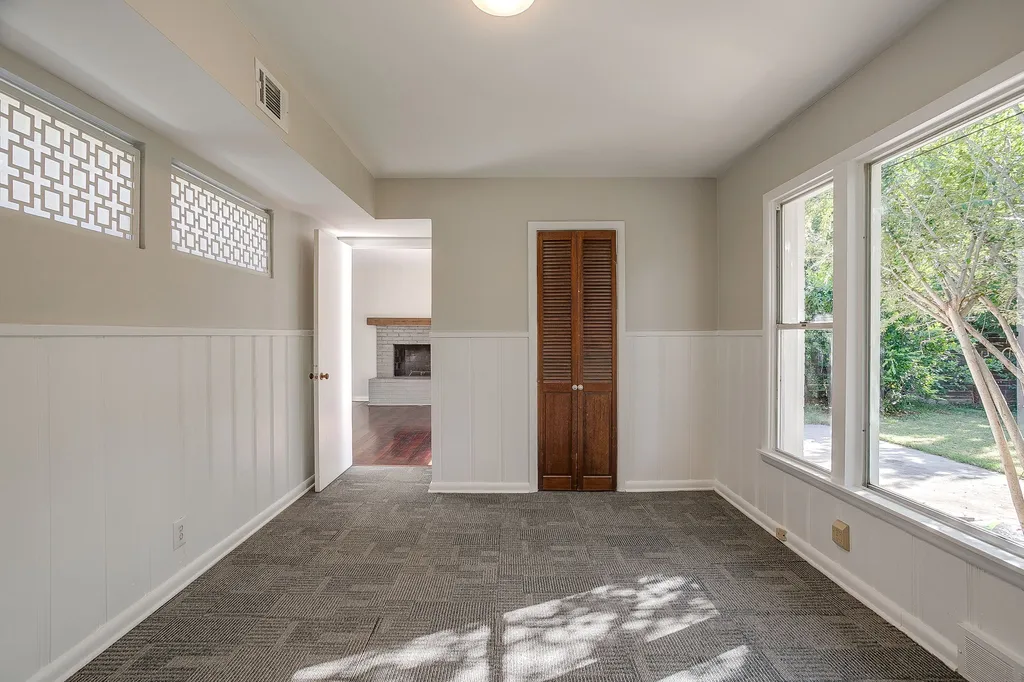 4613 Winthrop Avenue E Fort Worth TX 76116