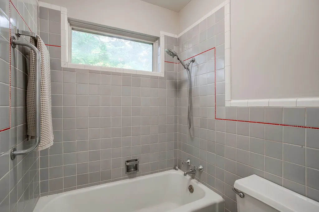 4613 Winthrop Avenue E Fort Worth TX 76116