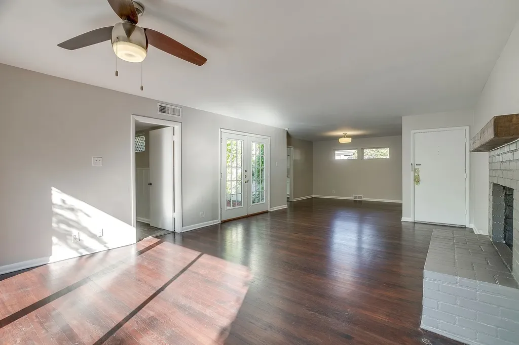 4613 Winthrop Avenue E Fort Worth TX 76116
