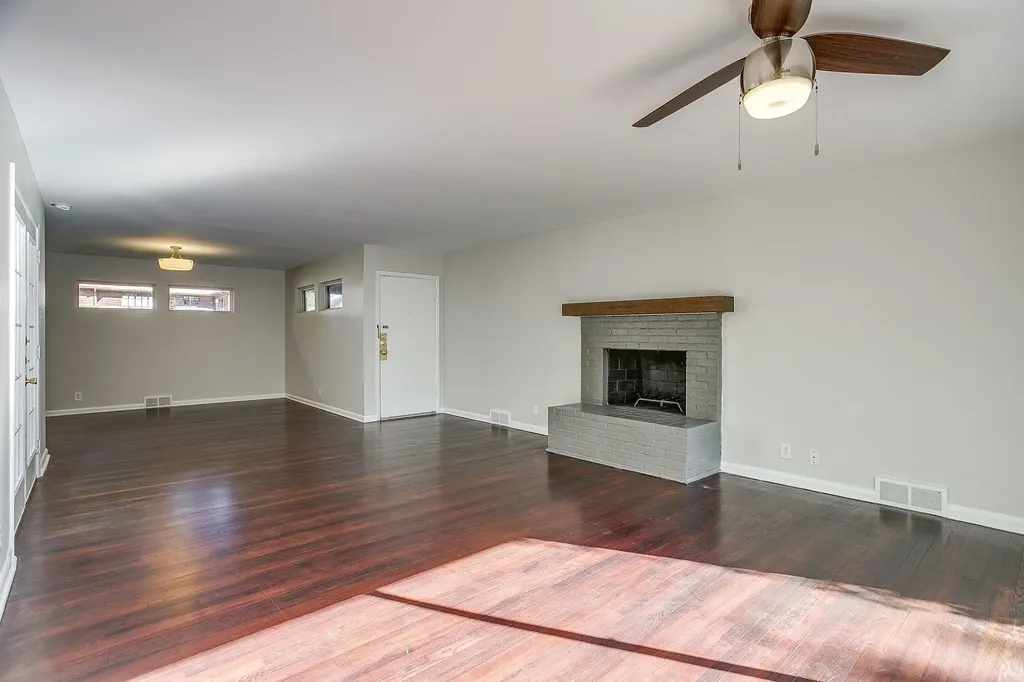 4613 Winthrop Avenue E Fort Worth TX 76116